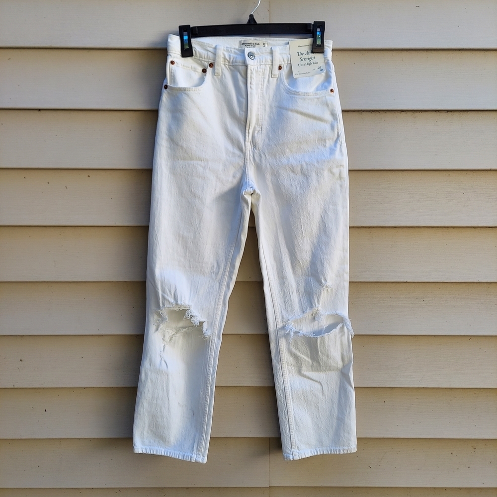 Abercrombie & Fitch White Distressed Jeans. Size 4/27. High-rise.